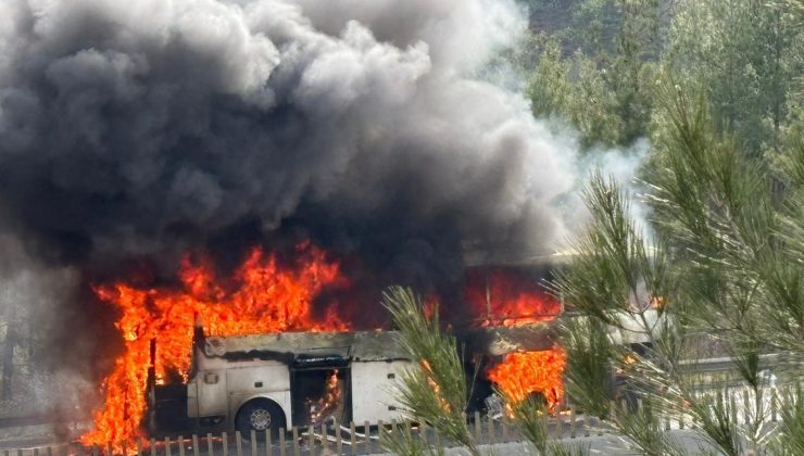 Adana’da yolcu otobüsünde yangın