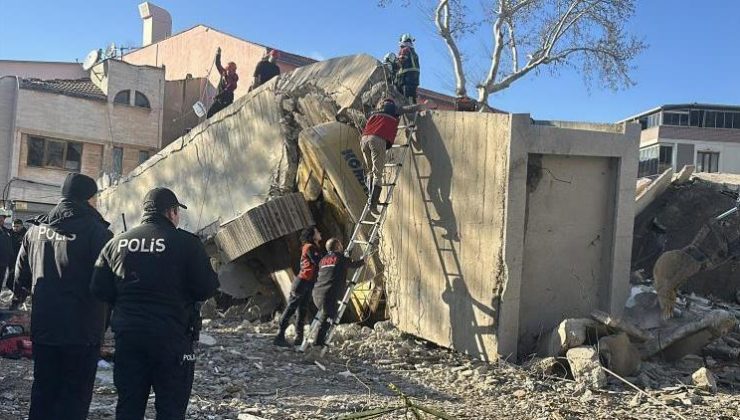 Uşak’ta yıkım sırasında çökme: 1 kişi enkaz altında kaldı